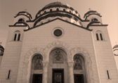 Храм Светог Саве на Врачару - Трифора са ослоначким ступцима на западном порталу на улазу у Храм - 2022. година